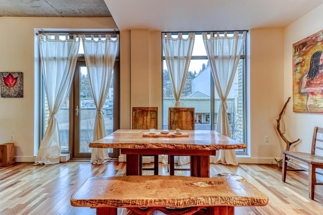 Oak Street Lofts Hotel ฮูดริเวอร์ ภายนอก รูปภาพ