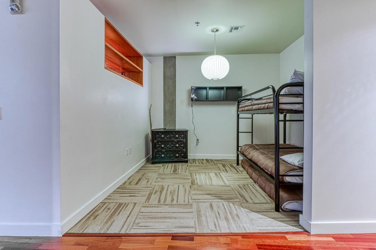 Oak Street Lofts Hotel ฮูดริเวอร์ ภายนอก รูปภาพ