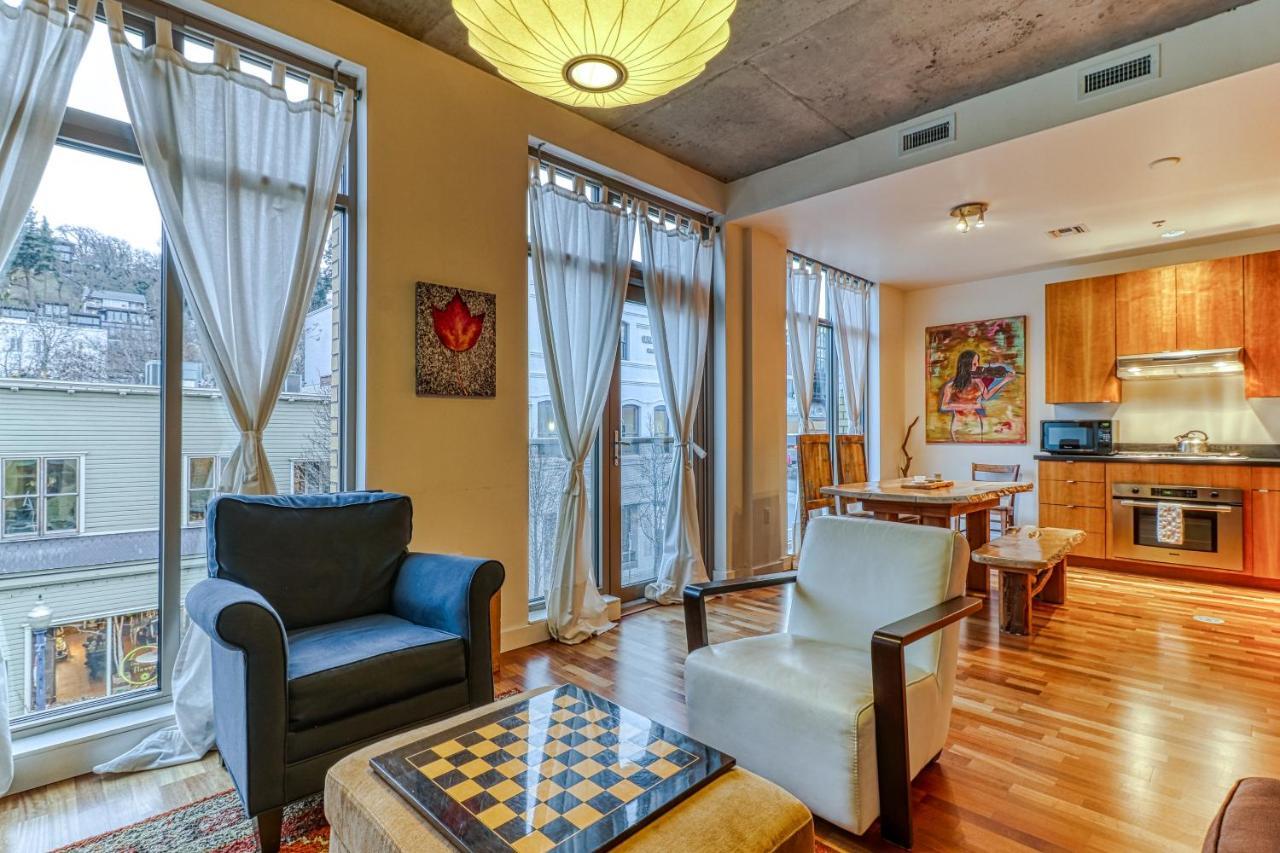 Oak Street Lofts Hotel ฮูดริเวอร์ ภายนอก รูปภาพ