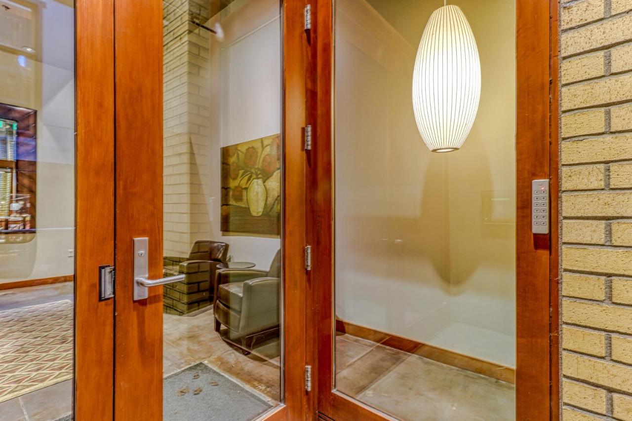 Oak Street Lofts Hotel ฮูดริเวอร์ ภายนอก รูปภาพ