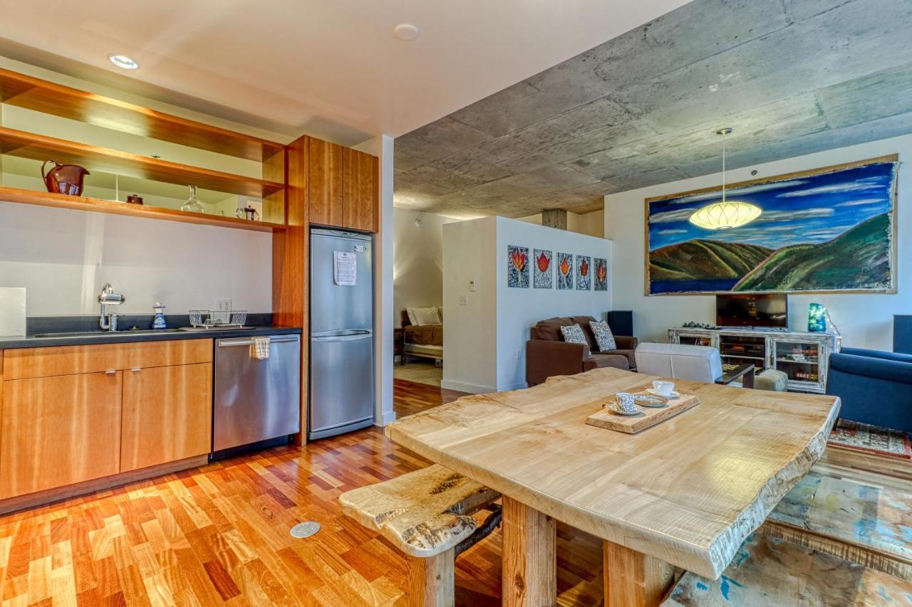 Oak Street Lofts Hotel ฮูดริเวอร์ ภายนอก รูปภาพ