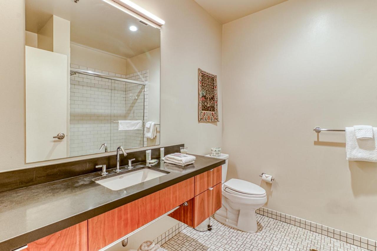 Oak Street Lofts Hotel ฮูดริเวอร์ ภายนอก รูปภาพ