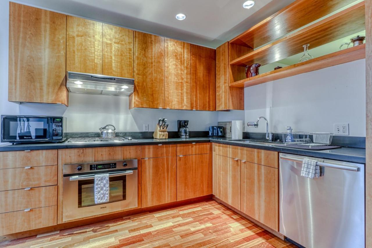 Oak Street Lofts Hotel ฮูดริเวอร์ ภายนอก รูปภาพ